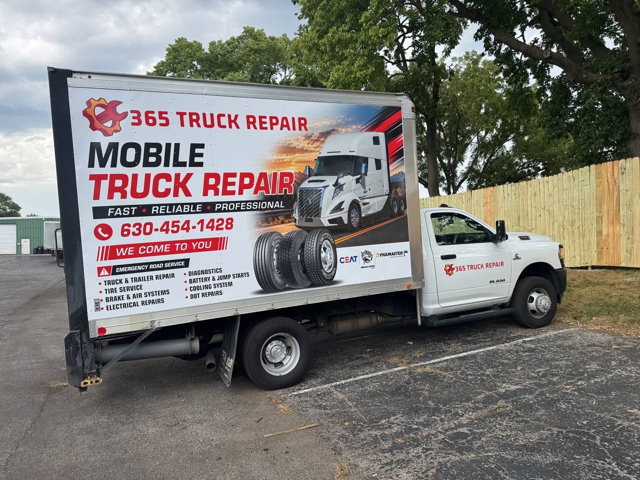 365 Truck Repair mobile service vehicle parked outdoors